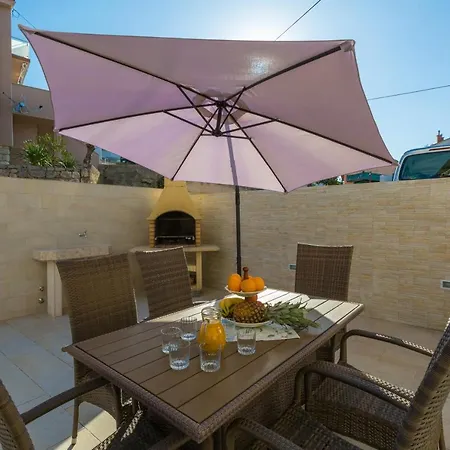 Tonka Roberta Lägenhet *