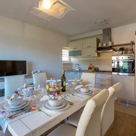 Apartament Tonka Roberta *